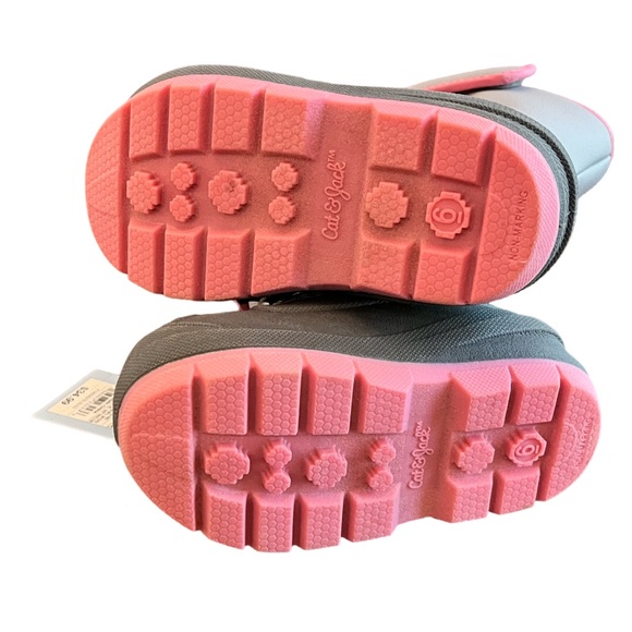Girls Lenny waterproof winter boots by Cat & Jack. - Picture 5 of 9